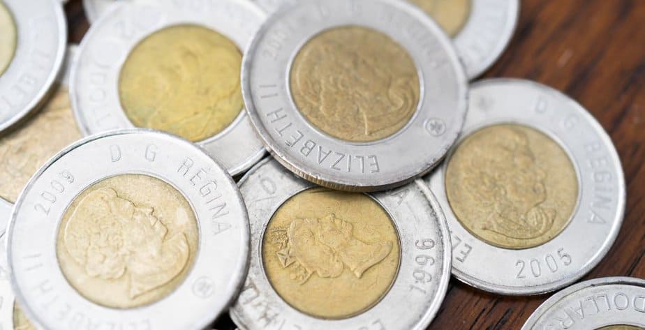 How Many Toonies are in a Roll in Canada?