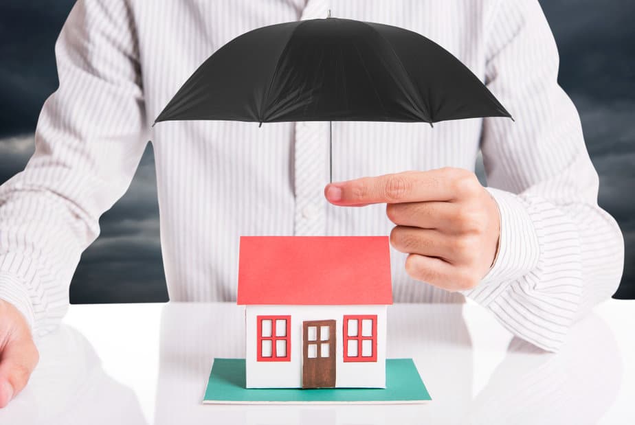 sale agent protection house insurance concept